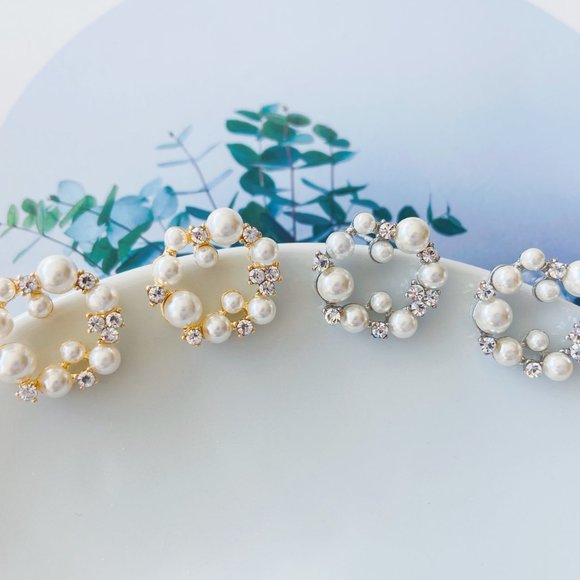 3/$35 Gold Pearl Circle Stud Earrings - Picture 4 of 6